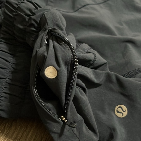 Lululemon Track That Short *5"
True Navy Size 4 - Picture 8 of 8